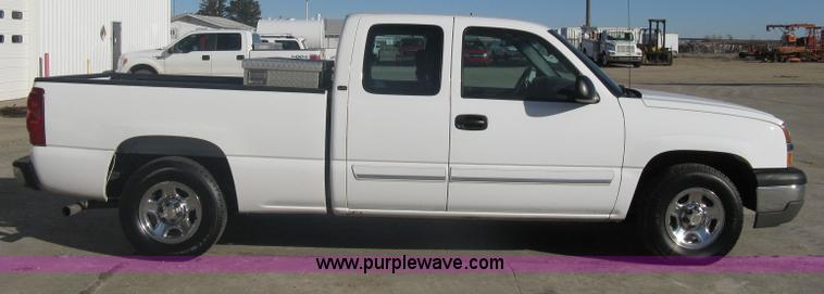 image for item A6073 2003 Chevrolet Silverado 1500 extended cab pickup