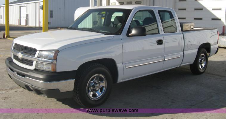 image for item A6073 2003 Chevrolet Silverado 1500 extended cab pickup