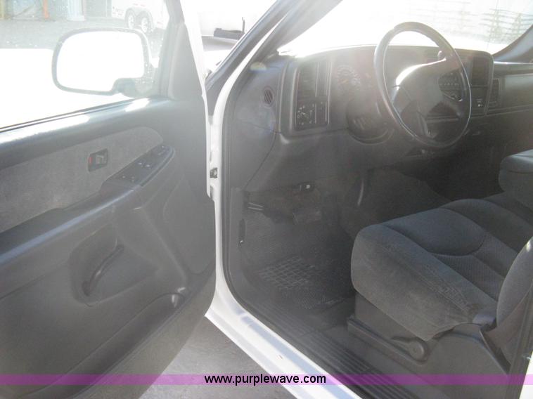 image for item A6073 2003 Chevrolet Silverado 1500 extended cab pickup