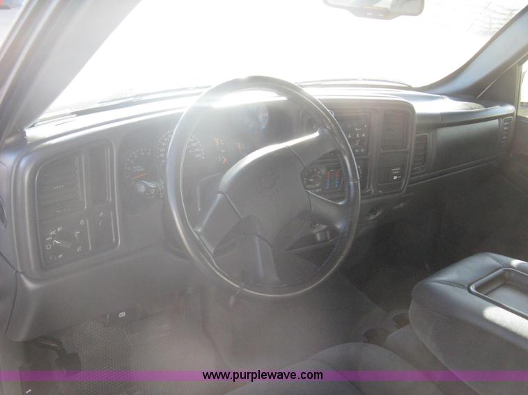 image for item A6073 2003 Chevrolet Silverado 1500 extended cab pickup