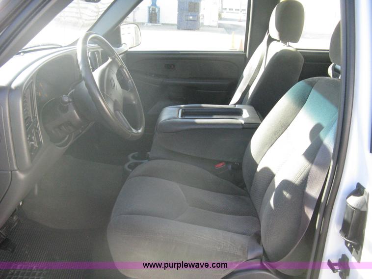 image for item A6073 2003 Chevrolet Silverado 1500 extended cab pickup