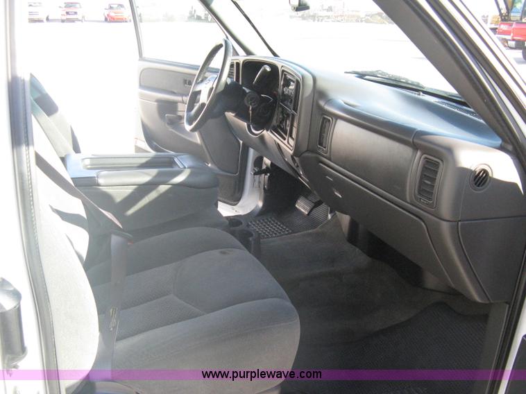 image for item A6073 2003 Chevrolet Silverado 1500 extended cab pickup