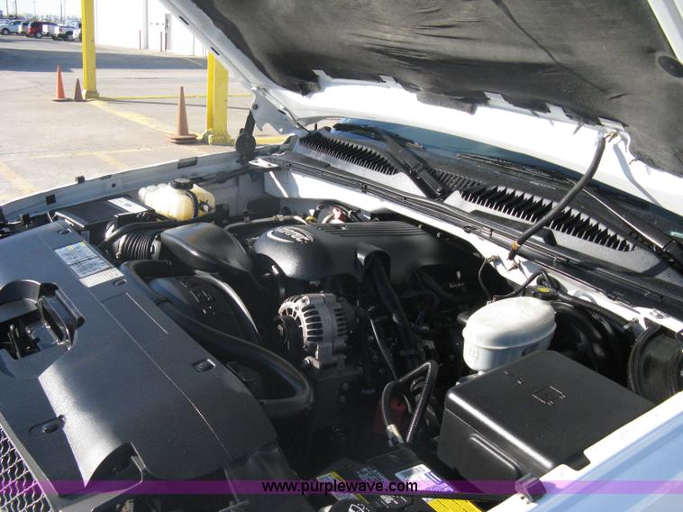 image for item A6073 2003 Chevrolet Silverado 1500 extended cab pickup