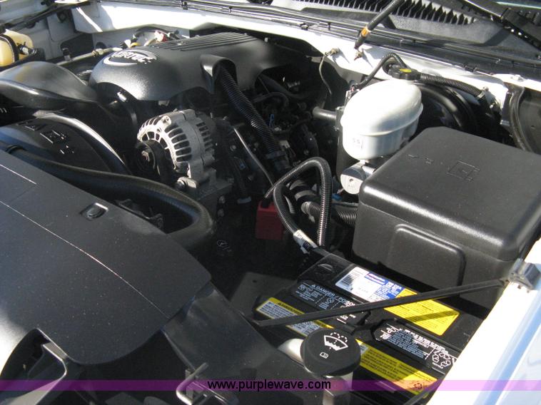 image for item A6073 2003 Chevrolet Silverado 1500 extended cab pickup