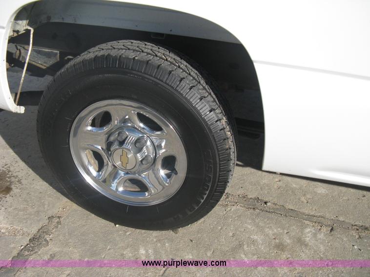 image for item A6073 2003 Chevrolet Silverado 1500 extended cab pickup