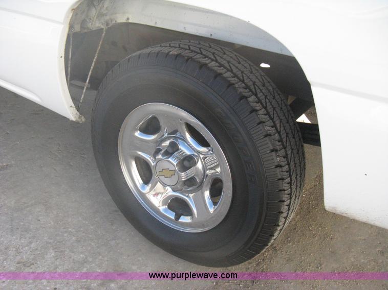 image for item A6073 2003 Chevrolet Silverado 1500 extended cab pickup
