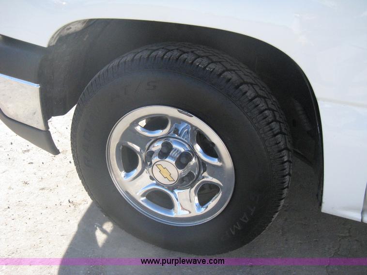 image for item A6073 2003 Chevrolet Silverado 1500 extended cab pickup