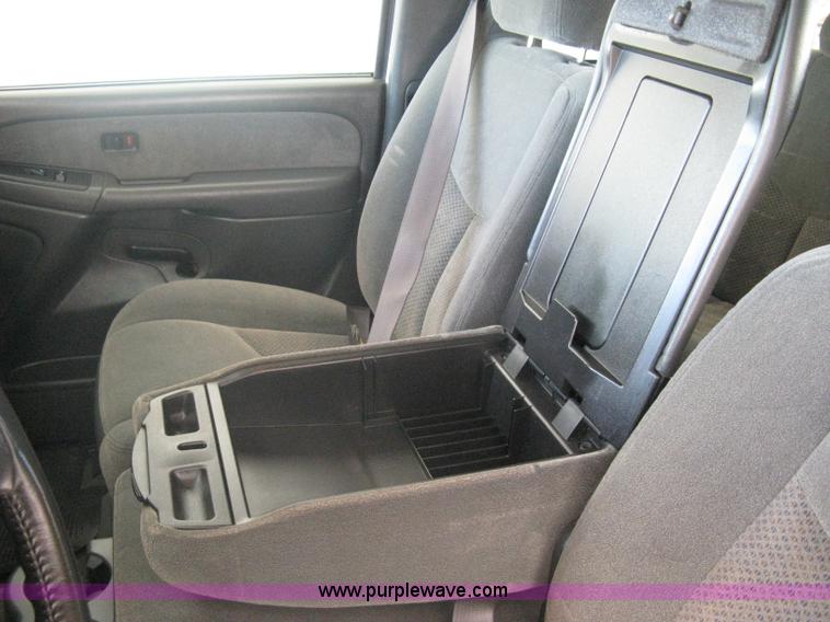 image for item A6073 2003 Chevrolet Silverado 1500 extended cab pickup