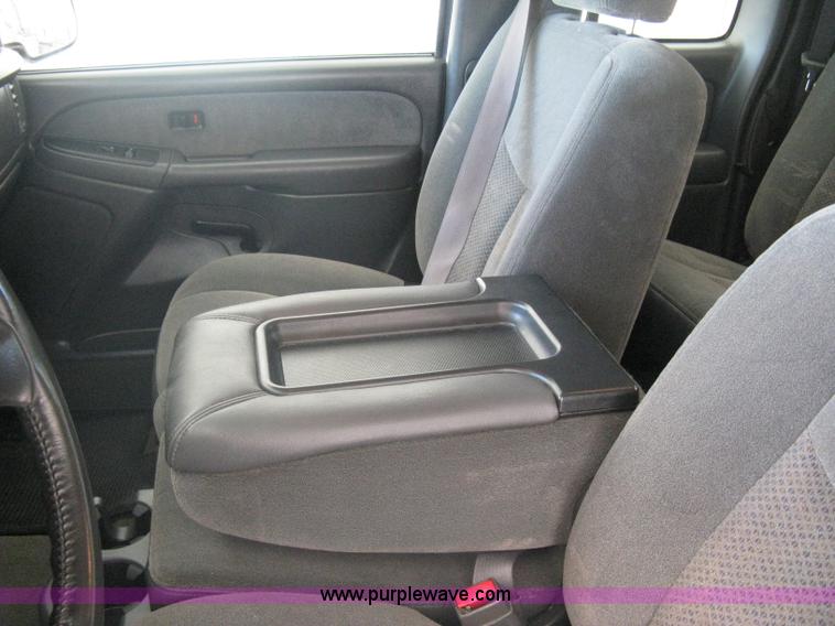 image for item A6073 2003 Chevrolet Silverado 1500 extended cab pickup