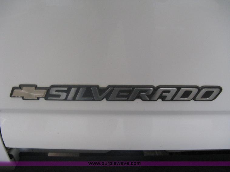 image for item A6073 2003 Chevrolet Silverado 1500 extended cab pickup