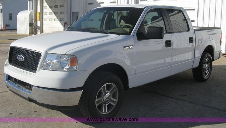 image for item A6074 2005 Ford F150 XLT SuperCrew pickup