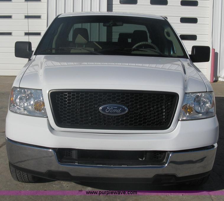 image for item A6074 2005 Ford F150 XLT SuperCrew pickup