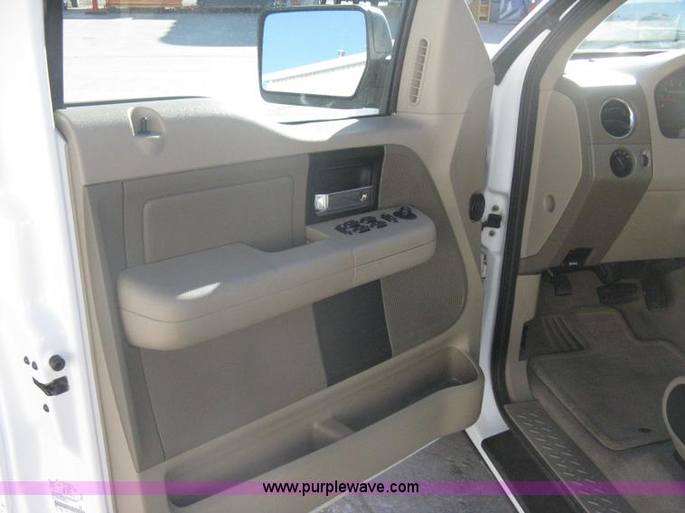 image for item A6074 2005 Ford F150 XLT SuperCrew pickup