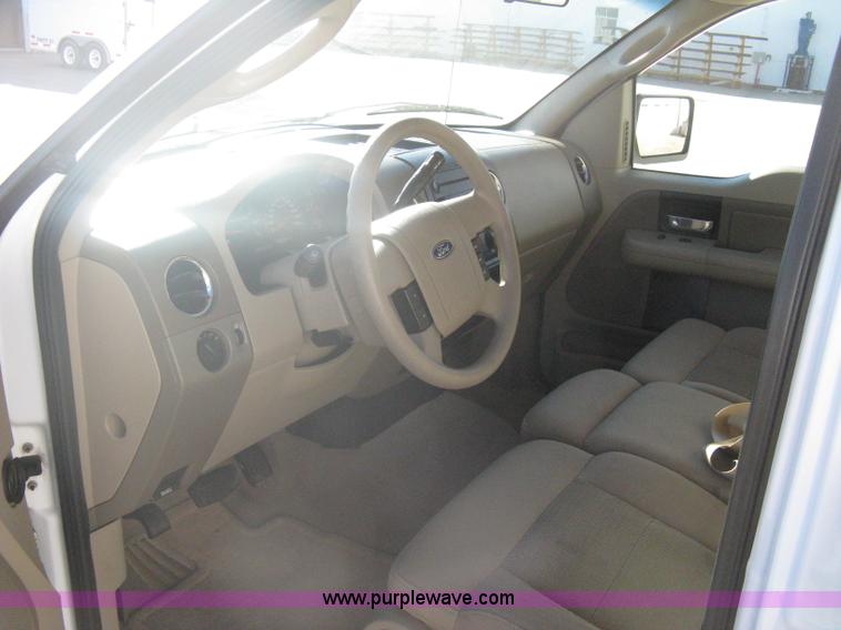 image for item A6074 2005 Ford F150 XLT SuperCrew pickup