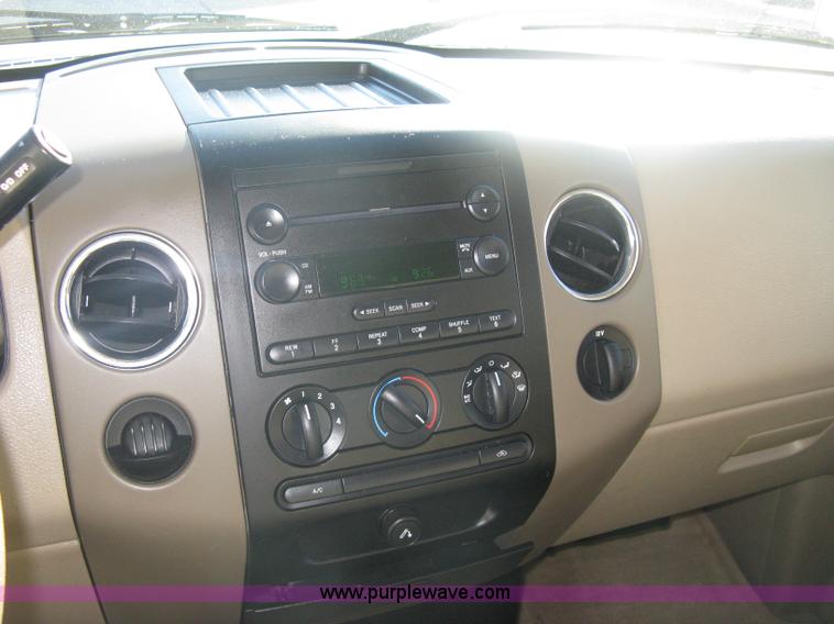 image for item A6074 2005 Ford F150 XLT SuperCrew pickup