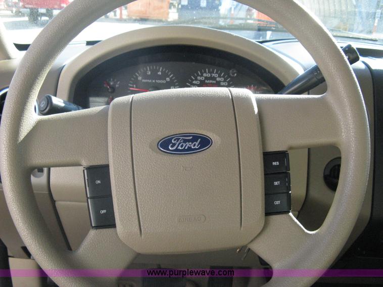 image for item A6074 2005 Ford F150 XLT SuperCrew pickup