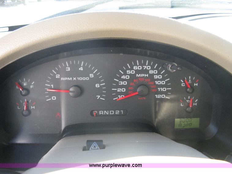 image for item A6074 2005 Ford F150 XLT SuperCrew pickup