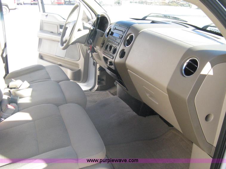 image for item A6074 2005 Ford F150 XLT SuperCrew pickup