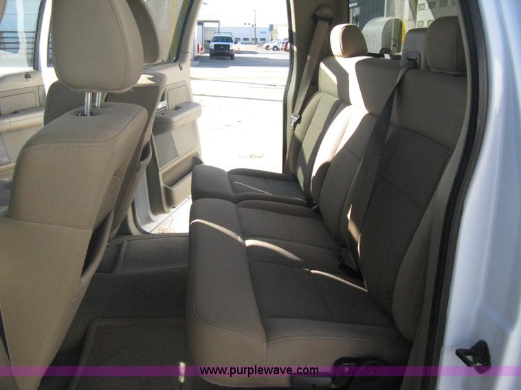 image for item A6074 2005 Ford F150 XLT SuperCrew pickup