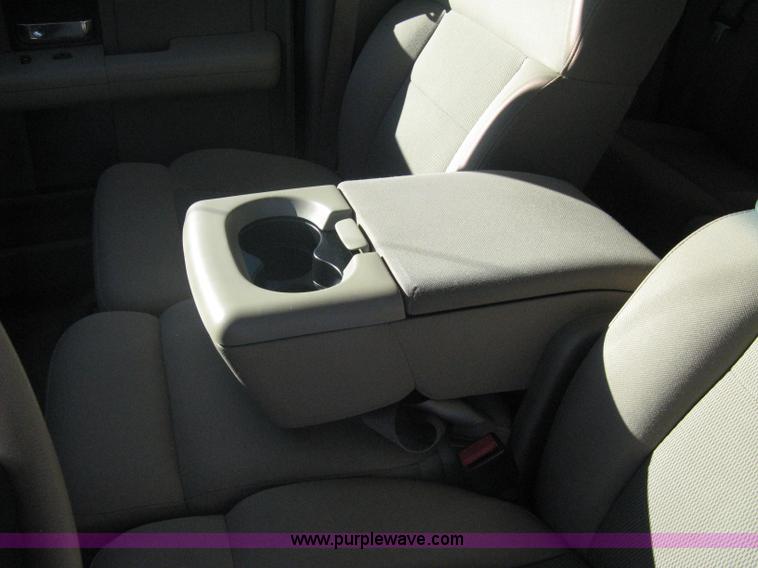 image for item A6074 2005 Ford F150 XLT SuperCrew pickup