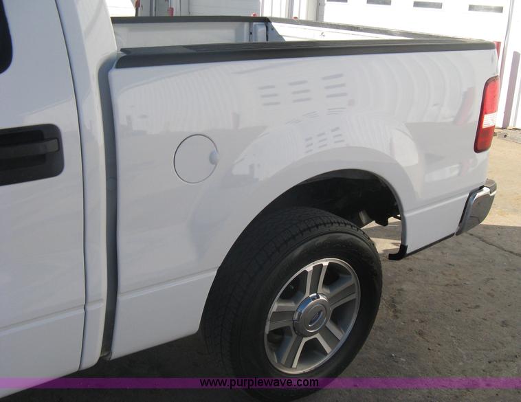image for item A6074 2005 Ford F150 XLT SuperCrew pickup