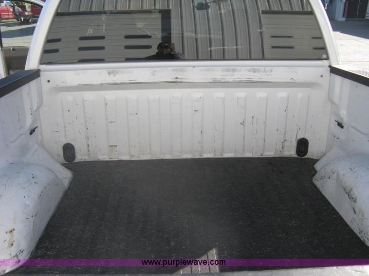 image for item A6074 2005 Ford F150 XLT SuperCrew pickup