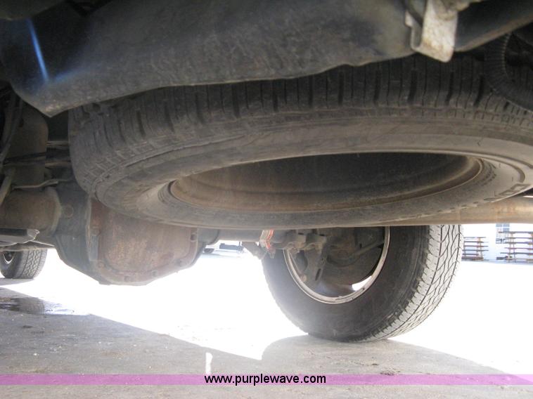 image for item A6074 2005 Ford F150 XLT SuperCrew pickup