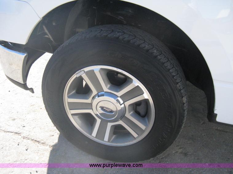 image for item A6074 2005 Ford F150 XLT SuperCrew pickup