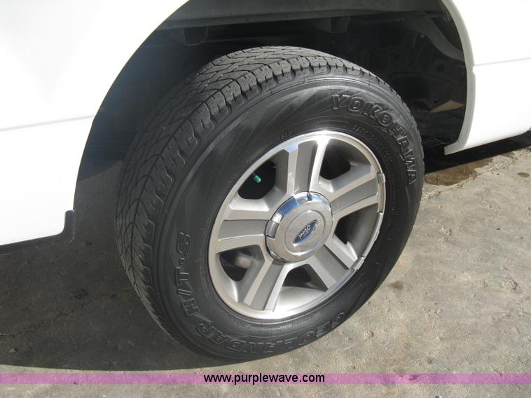 image for item A6074 2005 Ford F150 XLT SuperCrew pickup