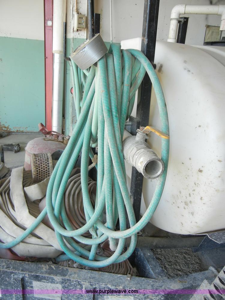 image for item A6991 2006 Wylie water trailer