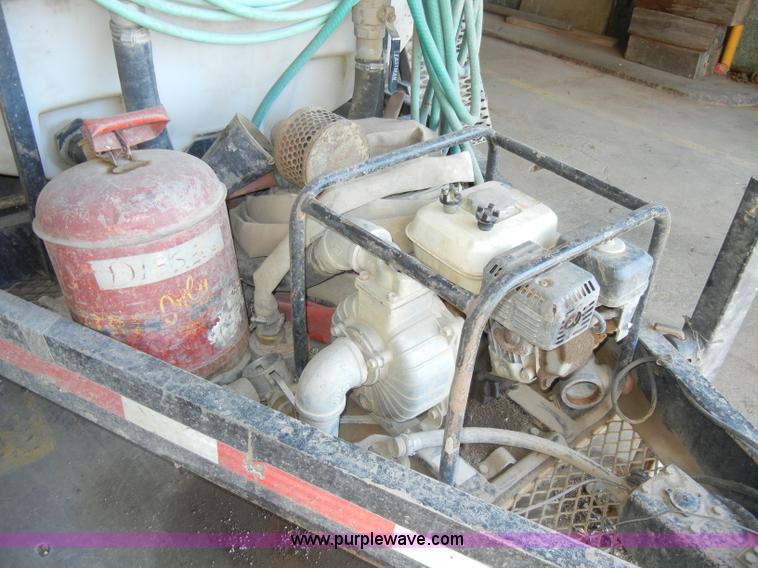 image for item A6991 2006 Wylie water trailer