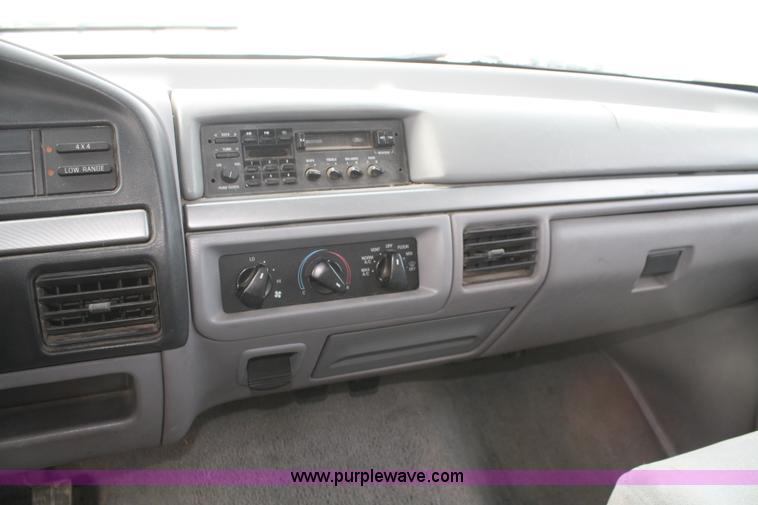 image for item A6996 1995 Ford F150 XLT SuperCab pickup truck