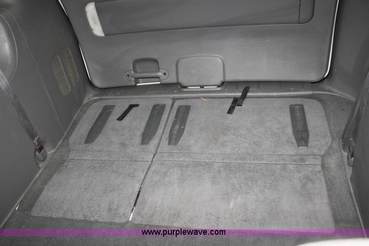 image for item A7309 2005 Chrysler Town & Country LX mini van