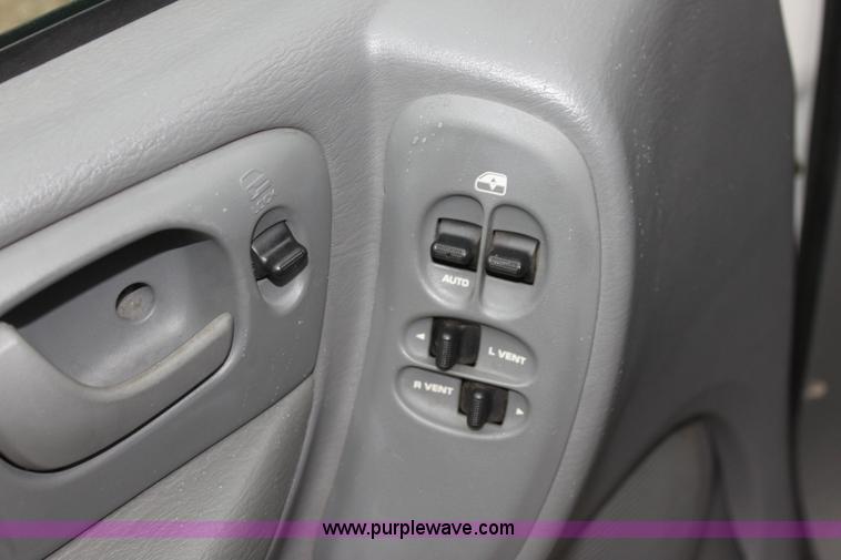 image for item A7309 2005 Chrysler Town & Country LX mini van