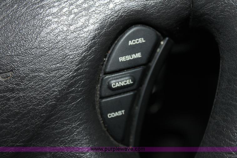 image for item A7309 2005 Chrysler Town & Country LX mini van