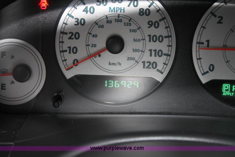 image for item A7309 2005 Chrysler Town & Country LX mini van