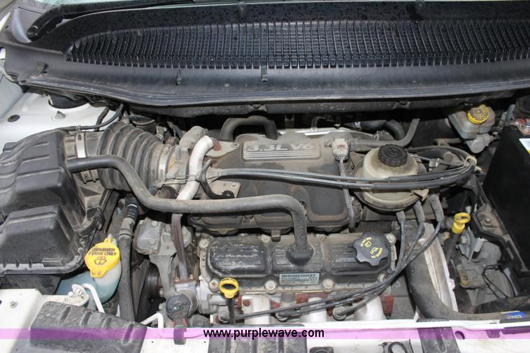 image for item A7309 2005 Chrysler Town & Country LX mini van