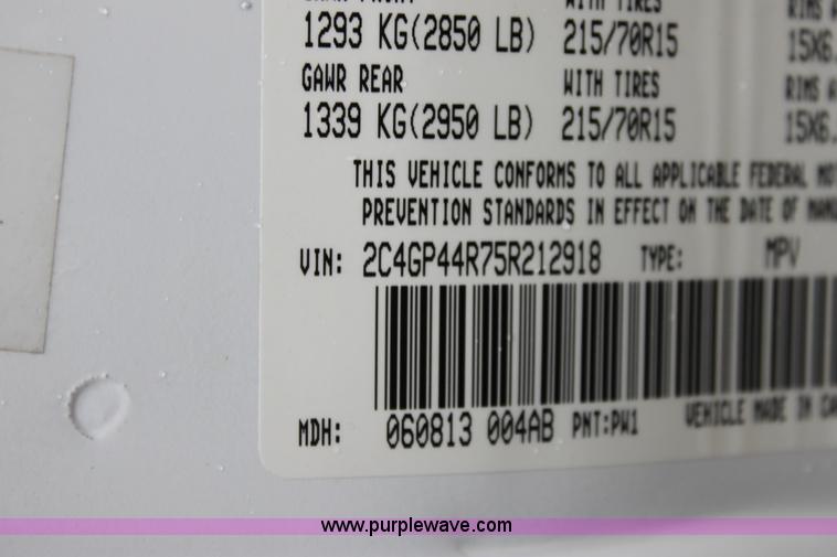 image for item A7309 2005 Chrysler Town & Country LX mini van