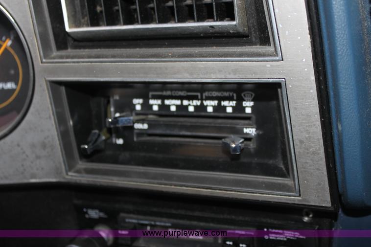 image for item A7310 1985 GMC Sierra 1500 Classic pickup truck