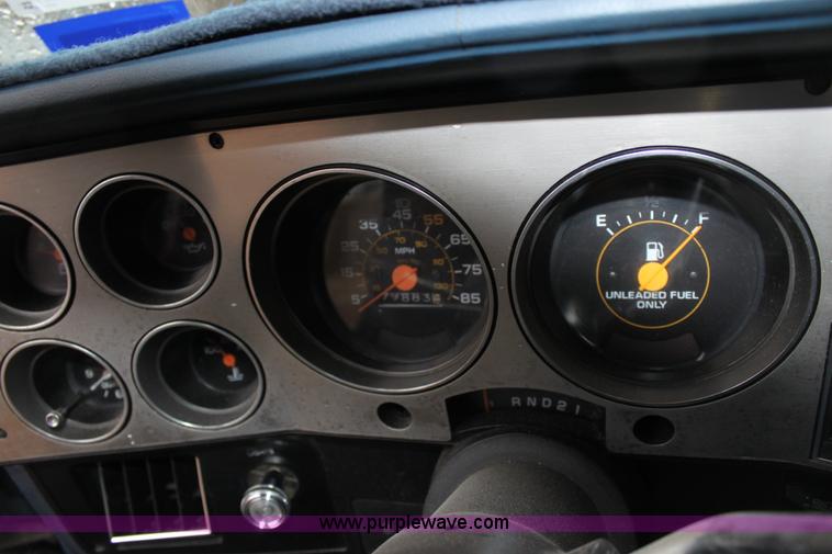 image for item A7310 1985 GMC Sierra 1500 Classic pickup truck