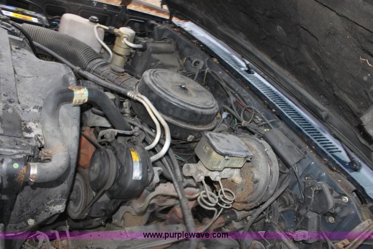 image for item A7310 1985 GMC Sierra 1500 Classic pickup truck