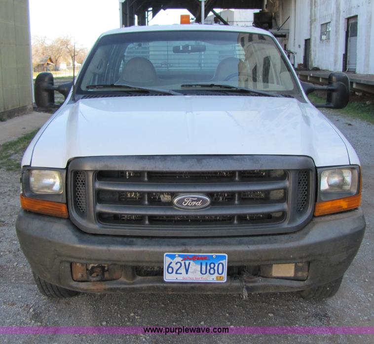 image for item B2221 1999 Ford F250 Super Duty crew cab pickup truck