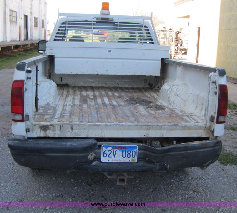 image for item B2221 1999 Ford F250 Super Duty crew cab pickup truck