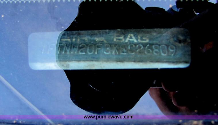 image for item B2221 1999 Ford F250 Super Duty crew cab pickup truck