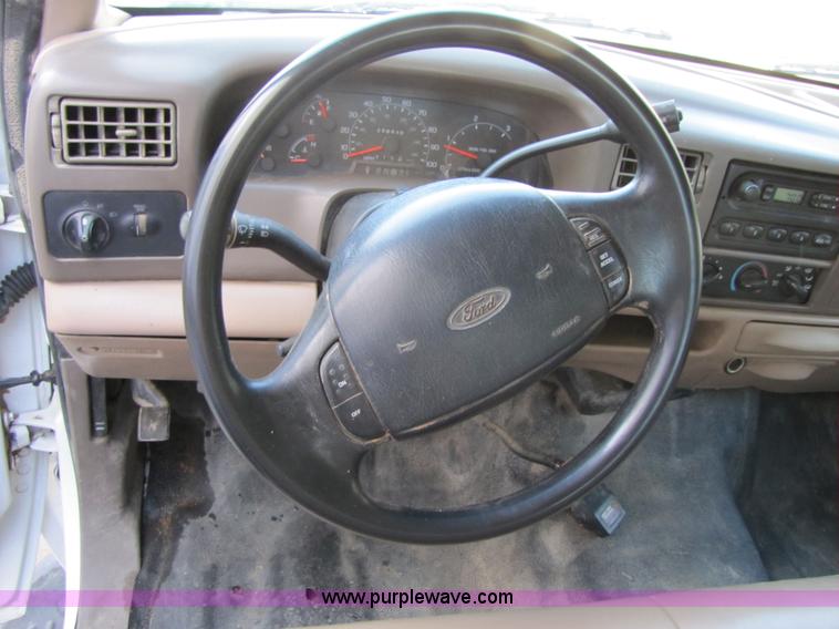 image for item B2221 1999 Ford F250 Super Duty crew cab pickup truck