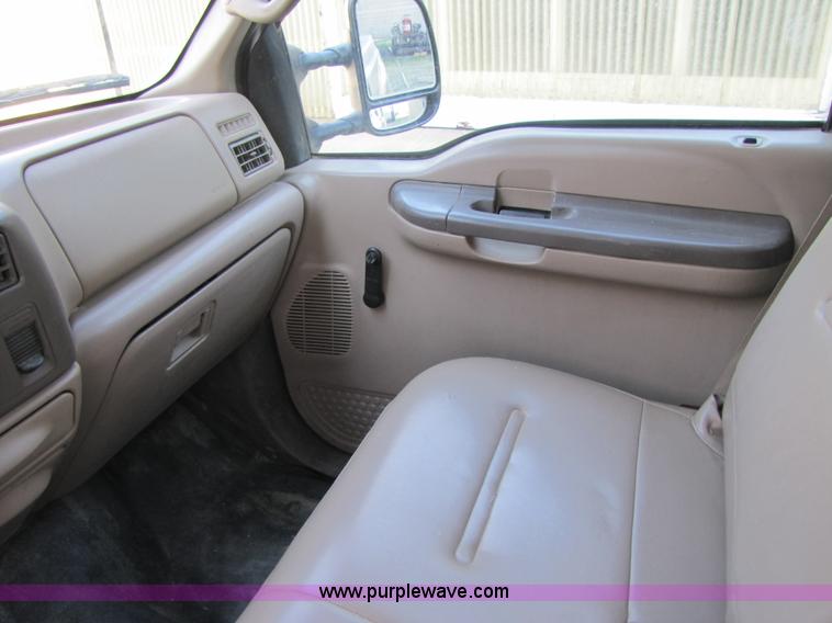 image for item B2221 1999 Ford F250 Super Duty crew cab pickup truck