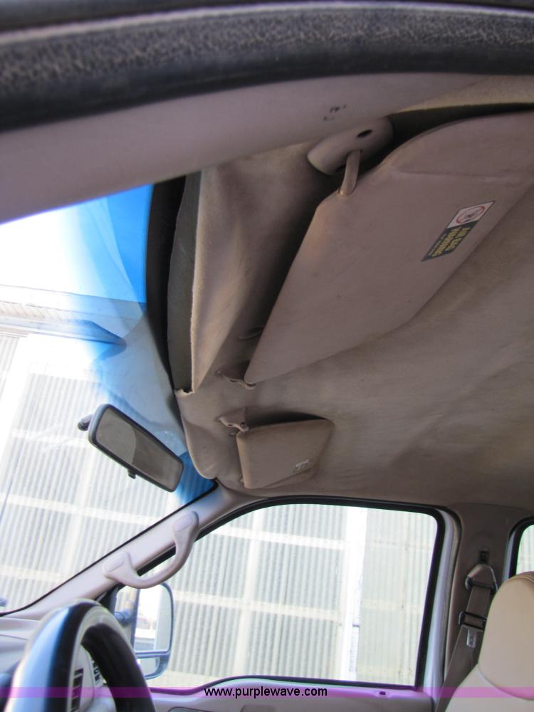 image for item B2221 1999 Ford F250 Super Duty crew cab pickup truck