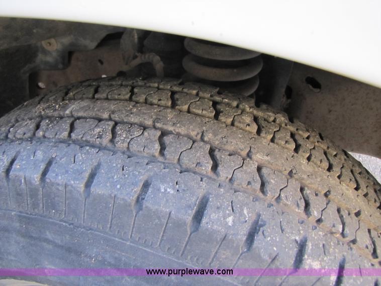 image for item B2221 1999 Ford F250 Super Duty crew cab pickup truck