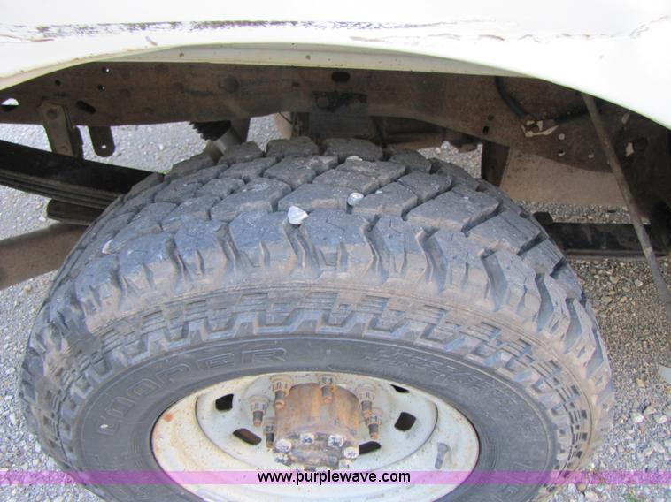 image for item B2221 1999 Ford F250 Super Duty crew cab pickup truck