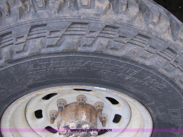 image for item B2221 1999 Ford F250 Super Duty crew cab pickup truck